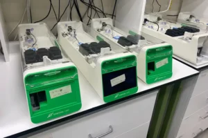 o primeiro chip de computador com neurônios humanos, criado para treinar IA biológica e revolucionar o futuro da computação.